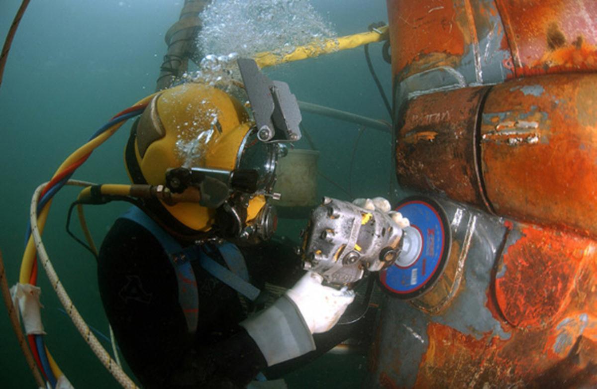 Trabajos submarinos